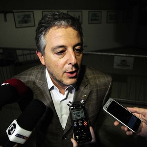 Nobre mostra pessimismo, e Valdivia não deve ser liberado de seleção
