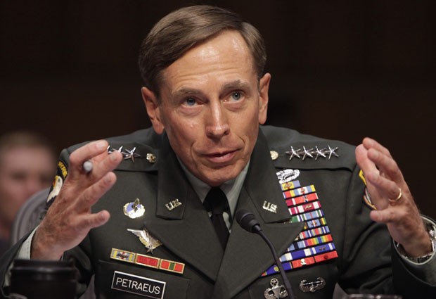 David Petraeus em foto do dia 23 de junho (Foto: Yuri Gripas/Files/Reuters)