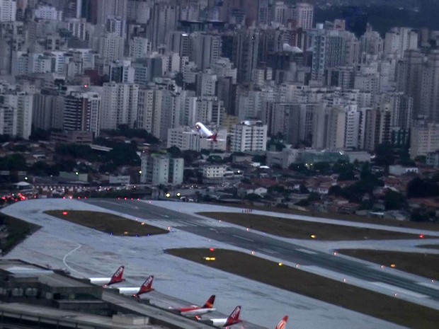 Pista de pouso e decolagem do Aeroporto de Congonhas, na Zona Sul de São Paulo (Foto: Reprodução TV Globo)