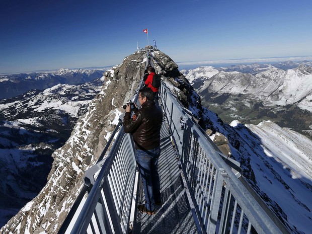 Ponte pode receber até 300 turistas ao mesmo tempo (Foto: Denis Balibouse/Reuters)