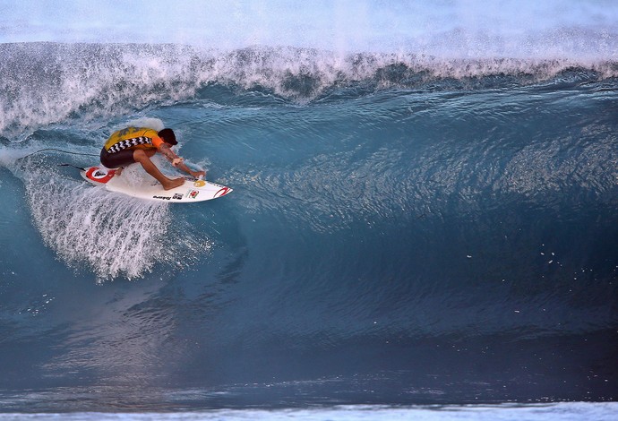 Medina, surfe, Pipeline (Foto: Marcio Fernandes / Ag. Estado)