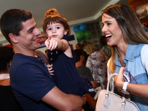 Diogo Boni com a filha, Malu, e Fernanda Pontes (Foto: Raphael Mesquita / Foto Rio News)