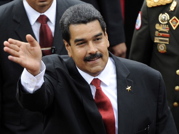 Nicolás Maduro chega à Assembleia Nacional em Caracas para a cerimônia de posse como presidente. (Foto: Leo Ramirez/AFP)