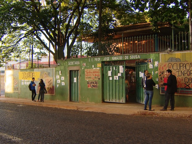 ocupação escolas uberlândia (Foto: Reprodução/TV Integração)