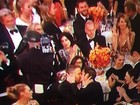 Ryan Reynolds e Andrew Garfield se beijam no Globo de Ouro