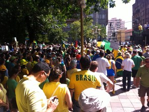 Em Santa Maria, concentração é na Praça Saldanha Marinho (Foto: Vanessa Backes/RBS TV)