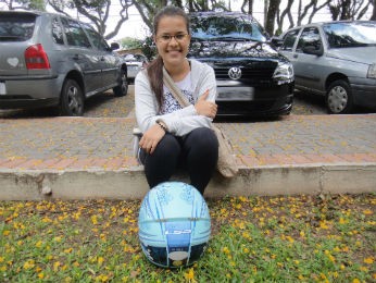 Gabriela Stainzack, de 19 anos, fazer o Enem para conseguir uma bolsa na uuniversidade (Foto: Bibiana Dionísio/ G1 PR) Gabriela Stainzack, de 19 anos, fazer o Enem para conseguir uma bolsa na uuniversidade (Foto: Bibiana Dionísio/ G1 PR)
