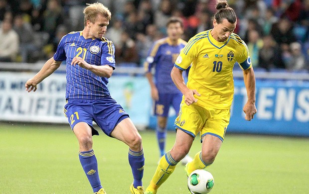 Ibrahimovic jogo Suécia contra Kazaquistão (Foto: Reuters)