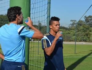 Com proposta de clube francês, William Matheus não treina no Verdão