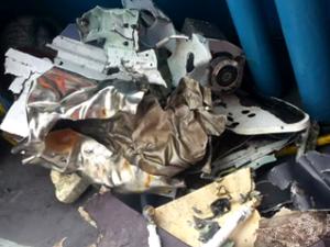 Destroos de avio que caiu em Florianpolis (Foto: Reproduo/RBSTV)