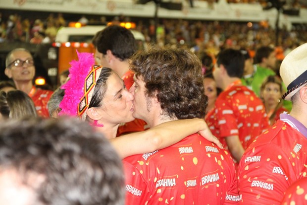 Maria Paula e namorado (Foto: Movimento Fixo/AgNews)