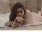 Anitta aparece sensual em clipe de música romântica lançado na web