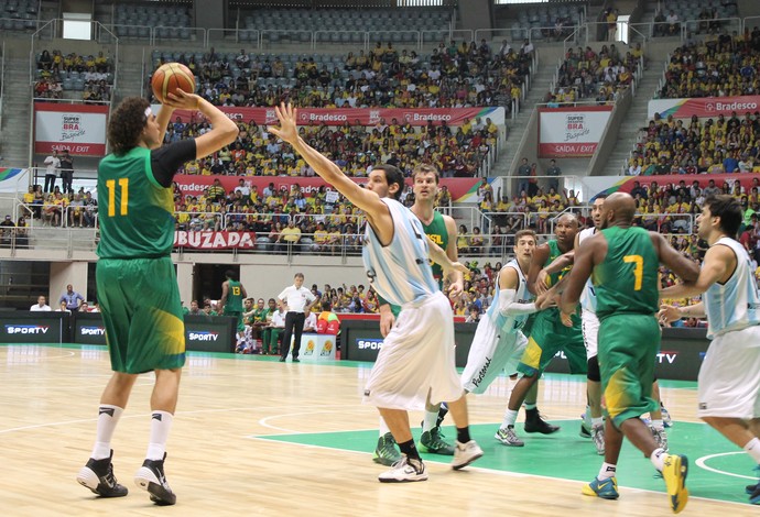 anderson varejão brasil x argentina basquete maracananzinho (Foto: Sandro Lozano)