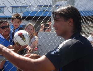 Marcelo Moreno deu a bola para Daniel (Foto: Tomás Hammes / GLOBOESPORTE.COM)