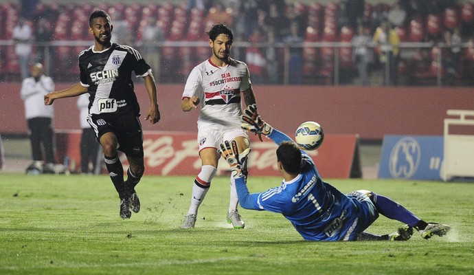 Alexandre Pato São Paulo x Ponte Preta (Foto: Marcos Ribolli) Alexandre Pato São Paulo x Ponte Preta (Foto: Marcos Ribolli)