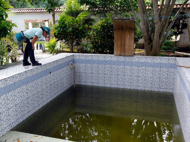 Casas em Mosqueiro ficam fechadas por muito tempo e podem ter focos do mosquito da dengue. (Foto: Divulgação/ Sesma)