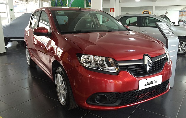 [Imagem: sandero-nas-lojas.jpg]