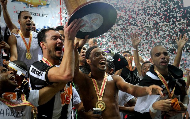 rever ronaldinho gaucho atlético-mg bicampeão mineiro 2013 (Foto: Paulo Fonseca)