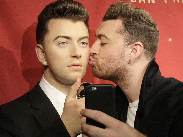 Sam Smith inaugura sua estátua de cera em San Francisco (Foto: AP Photo/Jeff Chiu) Sam Smith inaugura sua estátua de cera em San Francisco (Foto: AP Photo/Jeff Chiu)