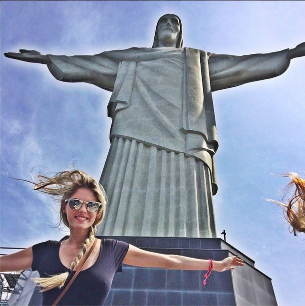 Bárbara Evans posa no Cristo Redentor (Foto: Reprodução/Instagram)