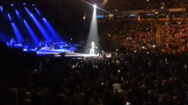 Rihanna em Manchester (Foto: Video/Reprodução)