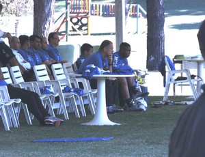 Timão faz primeiro treino no campo após folga, mas dois atletas ficam fora