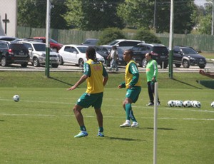 Treino do Coritiba com Jonas e Everton Costa (Foto: Gabriel Hamilko / GloboEsporte.com)