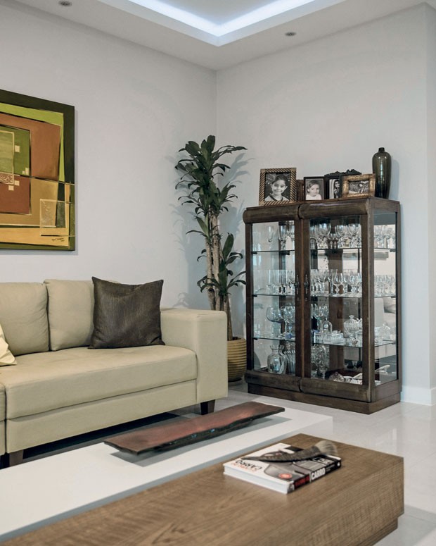 Patrícia França: “Na minha casa ideal, teria uma peça de Brunno Jahara” (Foto: Daryan Dornelles) Patrícia França: “Na minha casa ideal, teria uma peça de Brunno Jahara” (Foto: Daryan Dornelles)