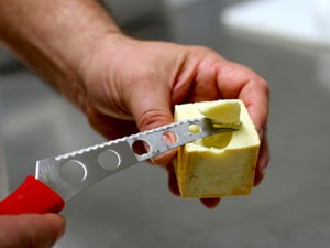 Limburger, considerado o queijo mais fedido do mundo (Foto: Niamh O’Neill-Culhane/AP Photo)