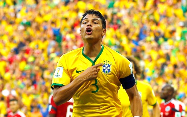 Thiago Silva gol jogo Brasil x Colômbia (Foto: Reuters)