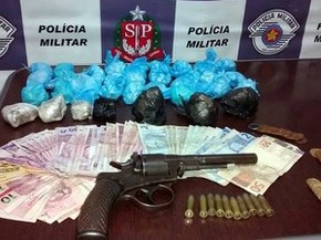 Pm Encontra Drogas Em Armario De Cozinha E Trio E Preso Em Piracicaba Piracicaba E Regiao G1