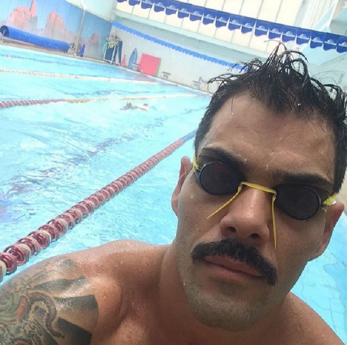 Juliano Cazarré é apaixonado por natação desde os 9 anos (Foto: Arquivo Pessoal)