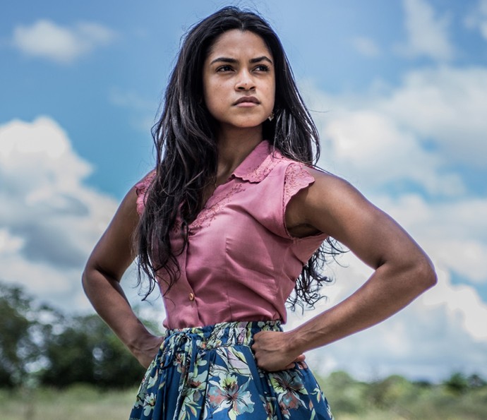 Luzia teme que Santo descubra ser o verdadeiro pai de Miguel, filho de Tereza (Foto: Caiuá Franco/ Globo)