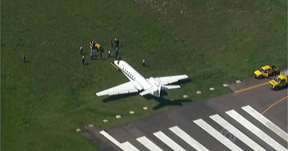 [Brasil] Avião derrapa na pista do Aeroporto de Jacarepaguá, no Rio 4524176