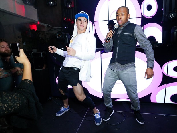 MC Biel e Nego do Borel cantam em festa na Zona Norte do Rio (Foto: Manuela Scarpa/ Brazil News)