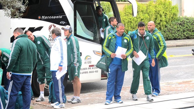 Chegada Palmeiras Curitiba (Foto: Marcelo Hazan)