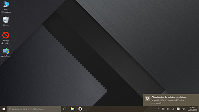 Usuário precisa ativar o Windows 10 Pro para continuar usando o sistema (Foto: Reprodução/Elson de Souza)