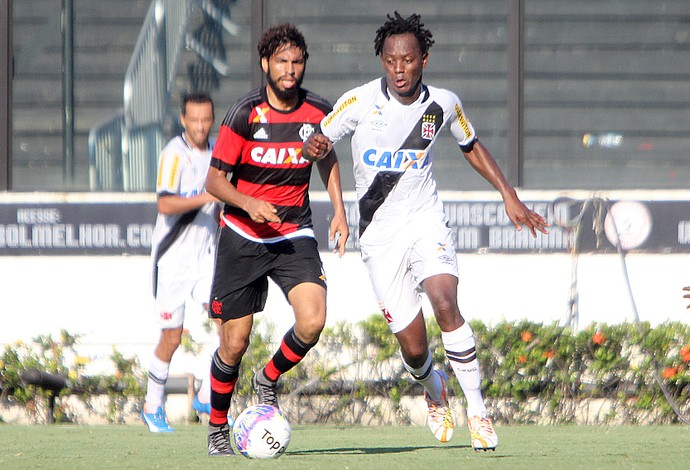 Andrezinho e Wallace - Vasco x Flamengo (Foto: Paulo Fernandes / vasco.com.br) Andrezinho e Wallace - Vasco x Flamengo (Foto: Paulo Fernandes / vasco.com.br)