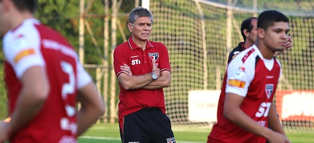 Paulo Autuori treino São Paulo (Foto: Rubens Chiri / saopaulofc.net)