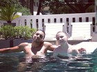 Filho de Madonna aproveita piscina em Buenos Aires