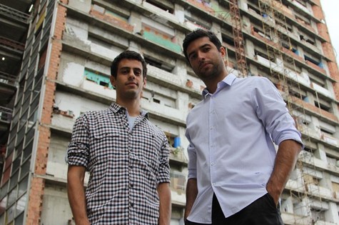 Julio Molica e Rodrigo Carvalho na Torre de David (Foto: Divulgação)