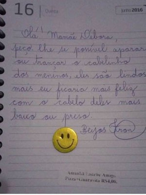  Mãe de gêmeos considerou recado preconceituoso (Foto: Arquivo pessoal/Débora Figueiredo)
