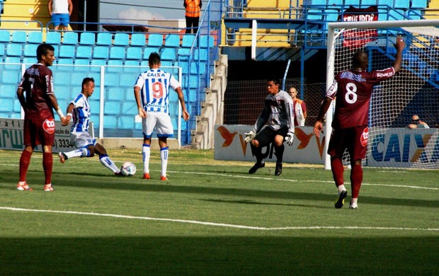 Rodriguinho marca o gol da vitória do Avaí sobre o Atlético de Ibirama, na estreia do Catarinense (Foto: Alceu Altherino / Avaí FC)