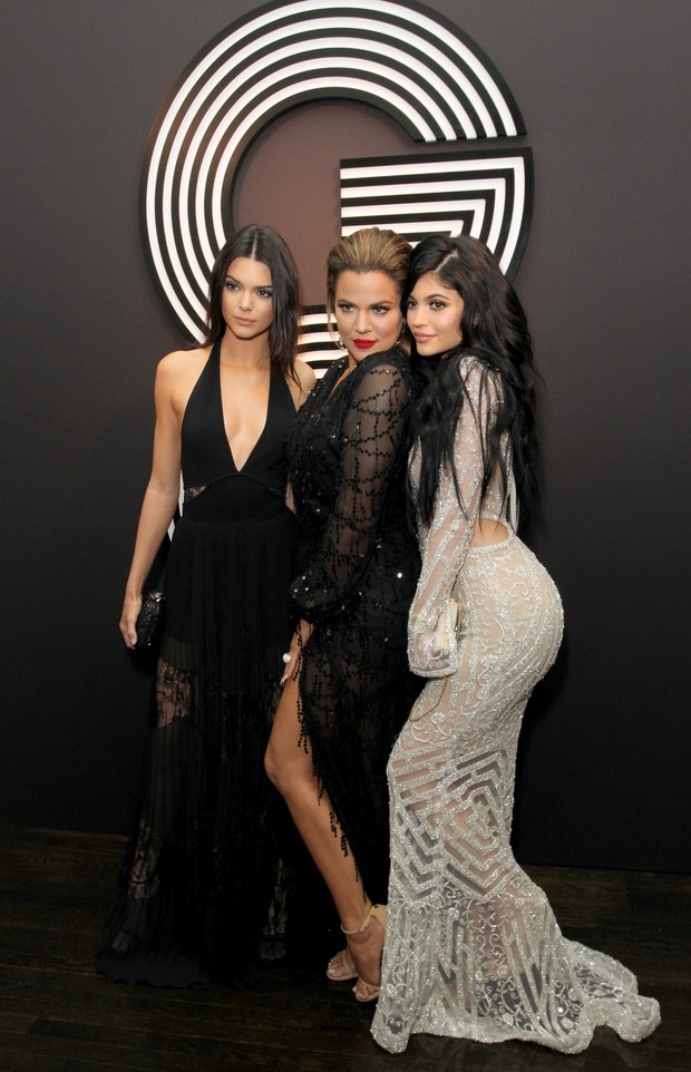 Kendall Jenner, Khloe Kardashian e Kylie Jenner em festa em Los Angeles, nos Estados Unidos (Foto: Rachel Murray/ Getty Images/ AFP)