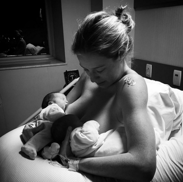 Luana Piovani posa com os filhos recém-nascidos (Foto: Reprodução/Instagram)