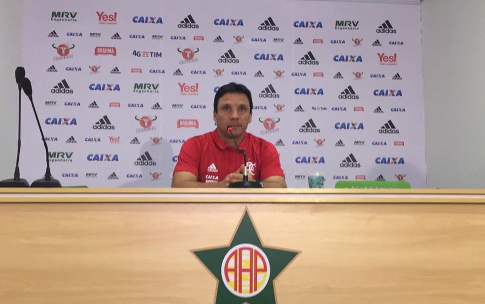 Zé Ricardo elogiou postura do Flamengo na Ilha do Urubu (Foto: Raphael Zarko/GloboEsporte.com)