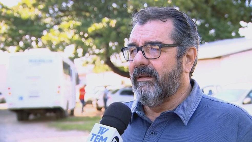 Coordenador do departamento de Zoonoses Lupércio Garrido alega que equipes têm dificuldades em fiscalizar as residências fechadas (Foto: Reprodução/TV TEM)