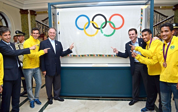 bandeira olímpica apresentada no Palácio da Cidade Rio de  Janeiro (Foto: J.P.Engelbrecht / Divulgação)