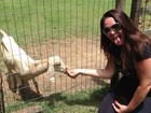 Cristina Mortágua posa com uma cabra: 'Minha amiga Alicia'