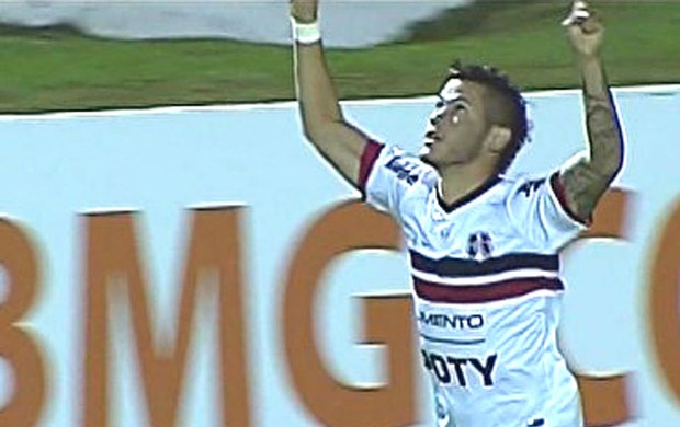 Comemoração Santa Cruz contra o Boa esporte (Foto: Reprodução)